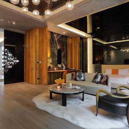 Mulan Motel Тайчжун Экстерьер фото