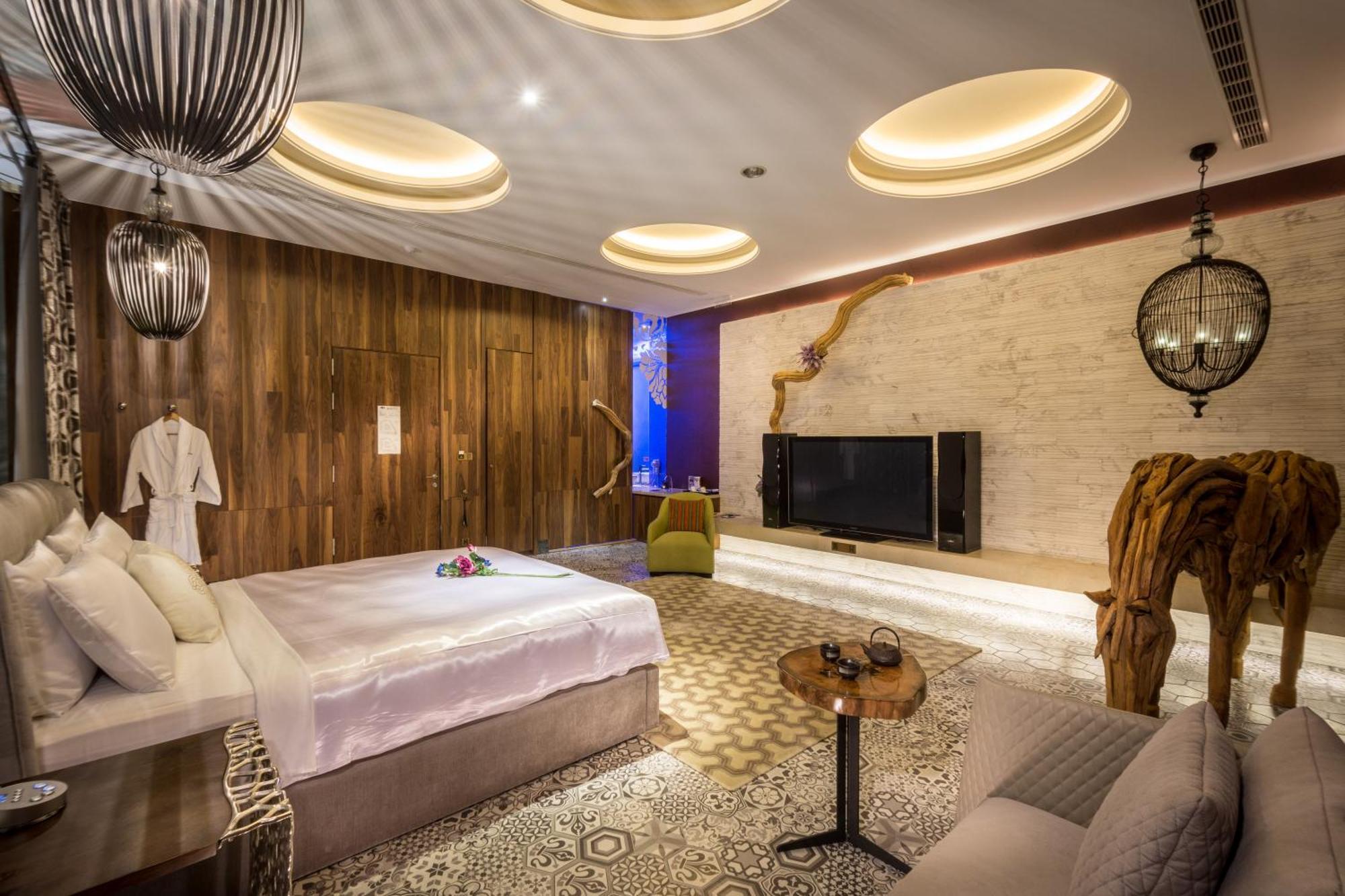 Mulan Motel Тайчжун Экстерьер фото